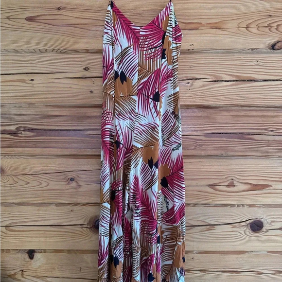Novella Royale Jumpsuit with tropical print spaghetti straps size small - Picture 7 of 9